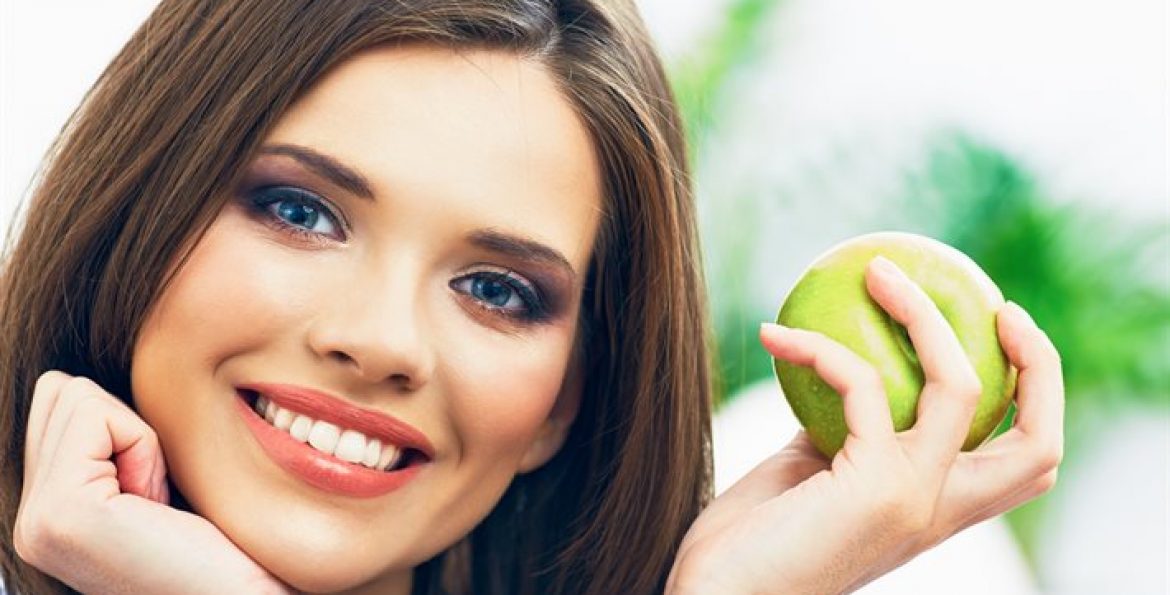 5 astuces pour des dents blanches et saines au naturel 5 astuces pour des dents blanches et saines au naturel